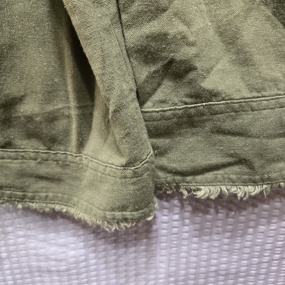 Ellen Tracy Sage Green Linen Blend Button Down Shirt Frayed Edges Lagenook - Picture 4 of 8